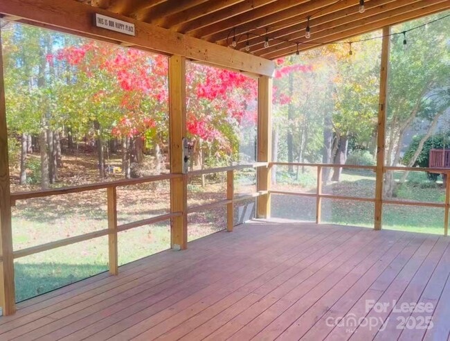 Building Photo - 14843 Middlesborough Dr