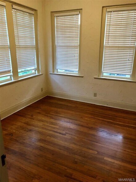 Building Photo - 1301 S Perry St