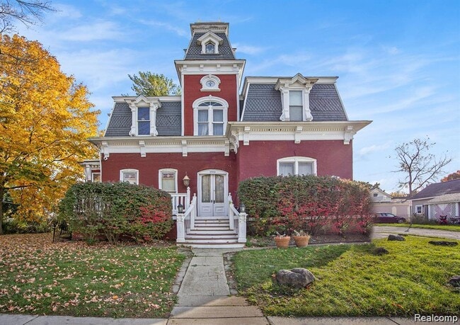 Primary Photo - 5550 Main St