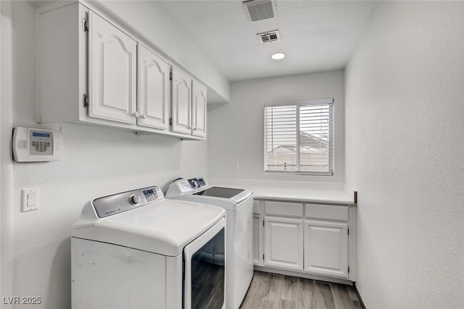 Building Photo - 1601 Vespertina Ct