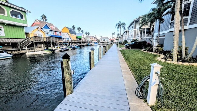 Building Photo - SEASONAL 2/2 coastal-inspired luxury condo with bay view, and boat slip
