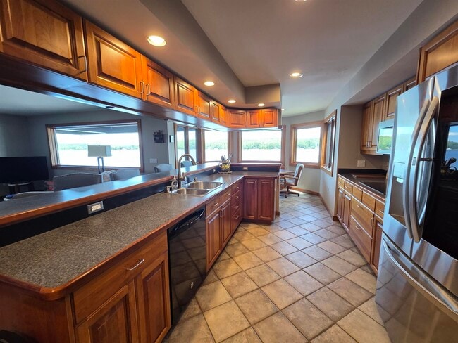 Building Photo - 20 Bonardi Dr