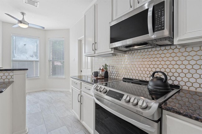 Building Photo - 13202 Fawn Valley Dr