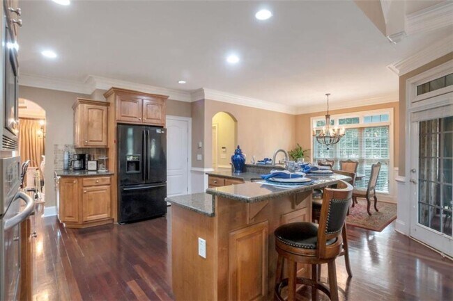 Building Photo - 415 Oxmoor Lake Dr