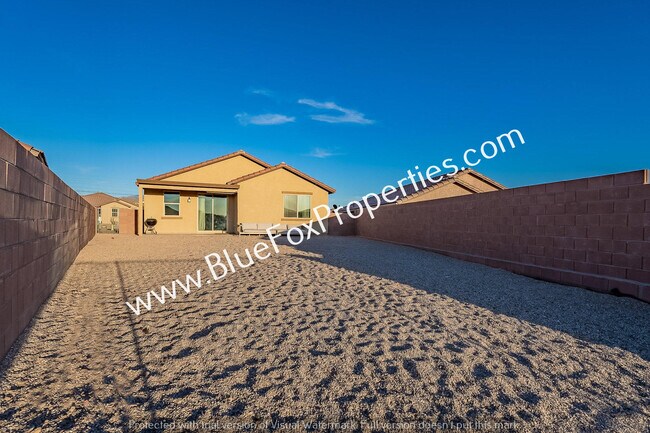 Building Photo - 8683 N Calle La Canoa