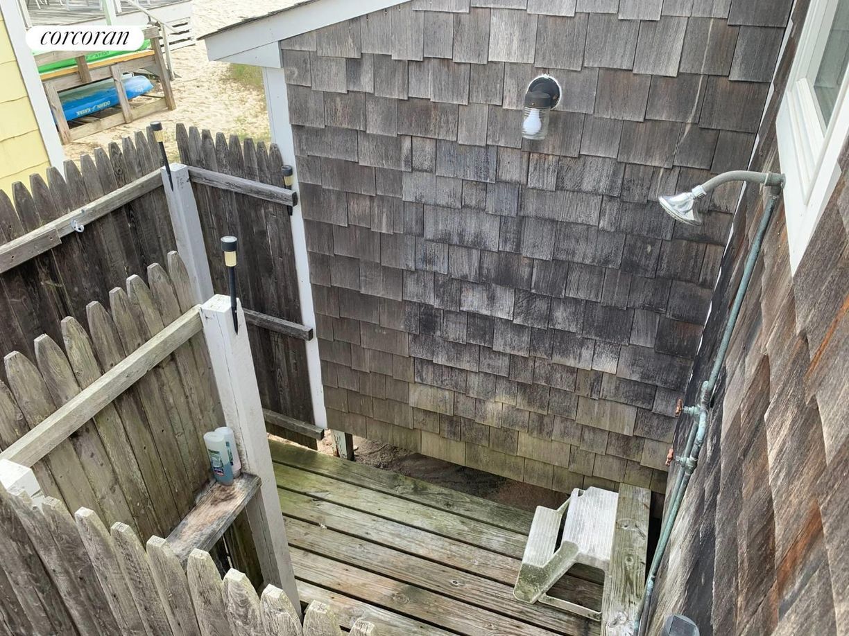 Building Photo - 39 Point Rd