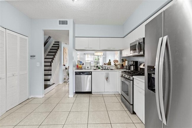 Building Photo - 7856 Dixie Beach Cir