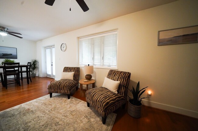 Building Photo - The Grove -Fully furnished-all Utilities -...