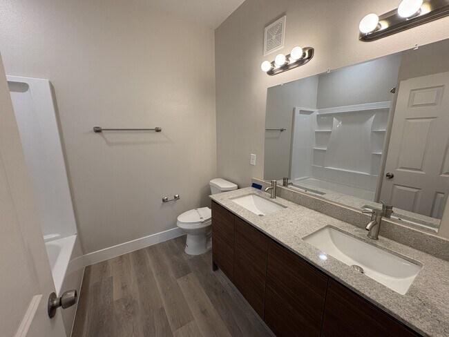 Building Photo - 4424 S Texas Ave