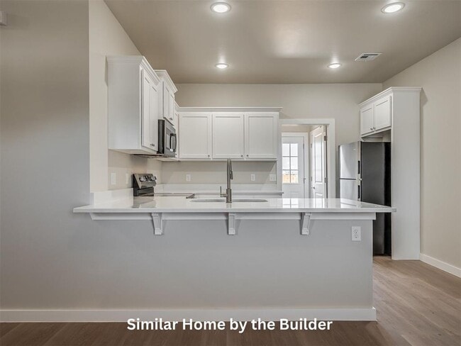 Building Photo - 122 Sterling Dr