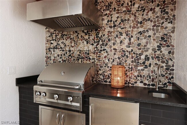 Building Photo - 3331 Riverpark Ct