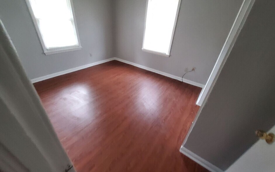 Building Photo - 1253 Dogwood Dr