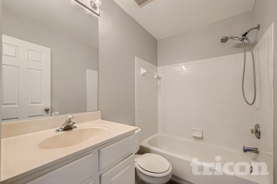 Building Photo - 4633 Sherwood Mills Rd