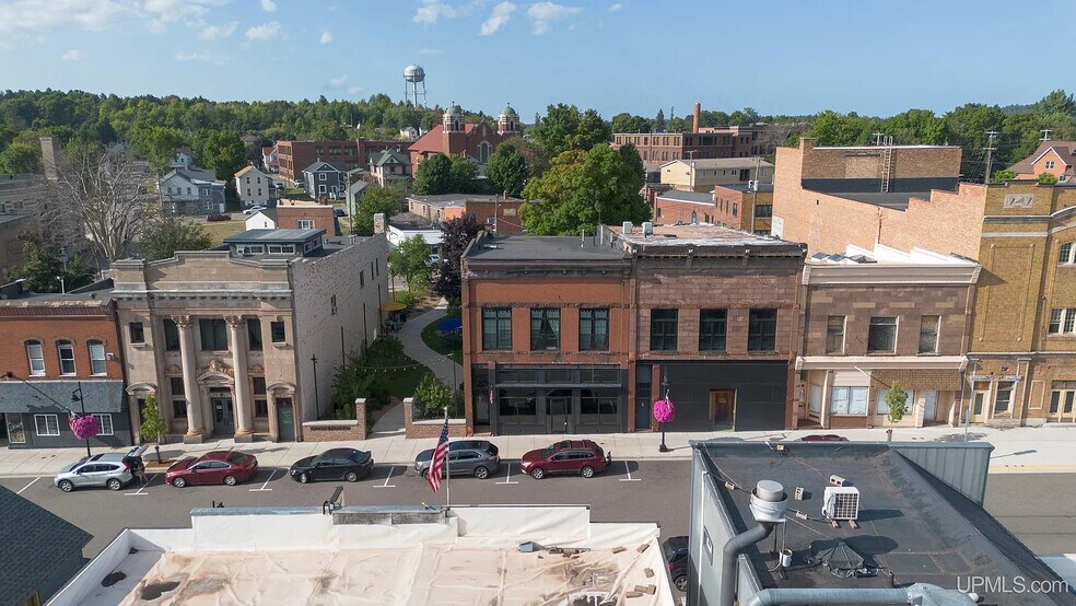 Building Photo - 308 Iron St