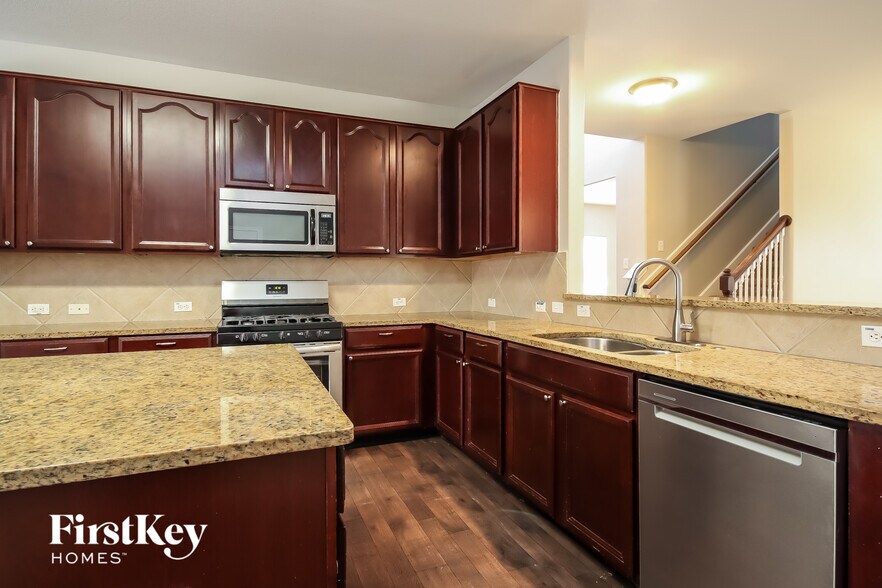 Building Photo - 8610 Sunny Gallop Dr