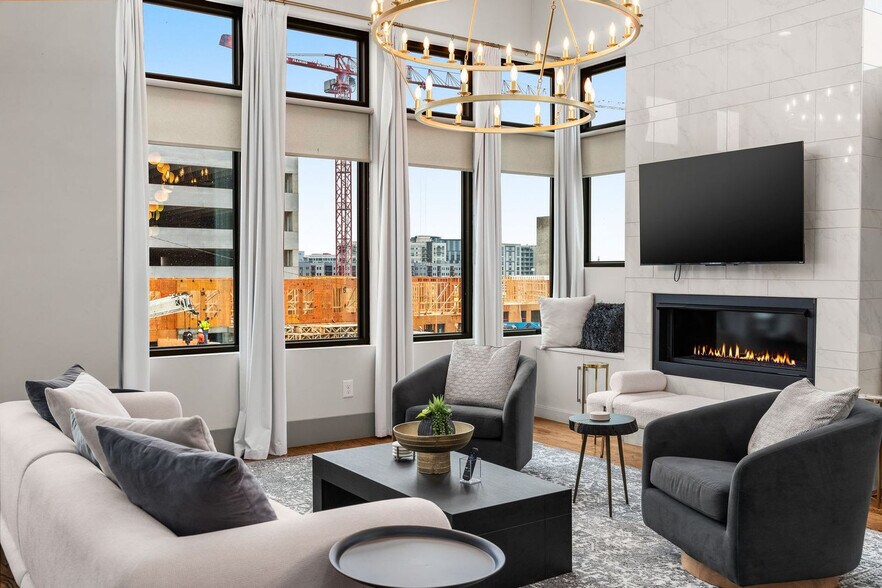 Building Photo - 1025 Southside Ct