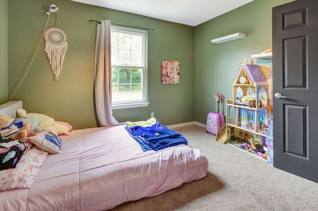 Building Photo - 3 Bedroom in Navarre! Move In $200 off 1st...
