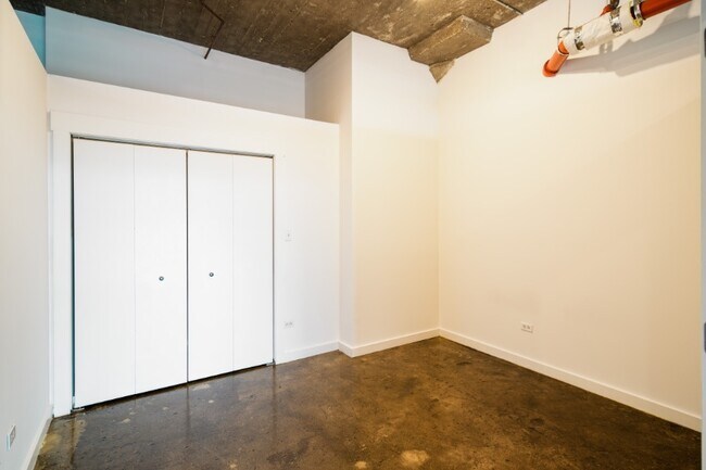 Building Photo - 2620 W Washington Blvd