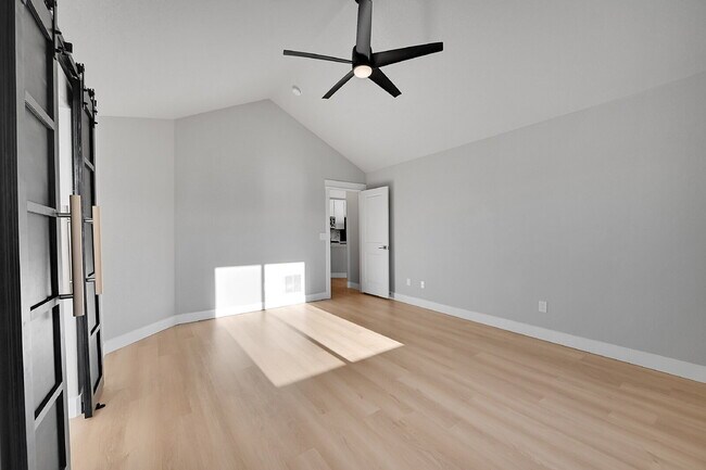 Building Photo - $2,650.00, 5-bed, 3-bed ranch-style home located in Colorado Springs with a large back yard.