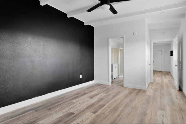 Building Photo - 17637 Sultana St