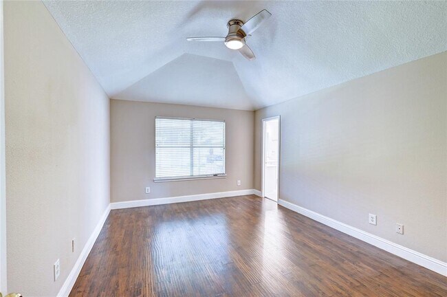 Building Photo - 21115 Rushing Creek Ln