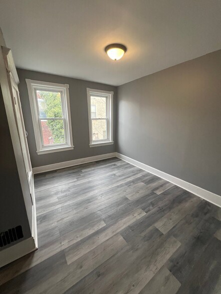 Building Photo - 5341 Delancey St