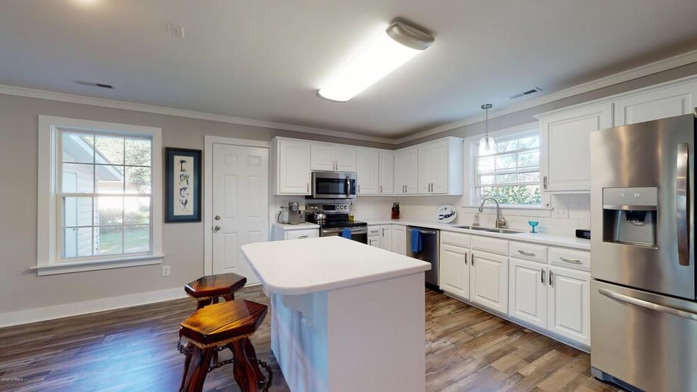 Kitchen/island area - 6002 Stern Ct