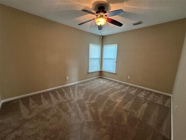 Building Photo - 9918 Cedaredge Dr