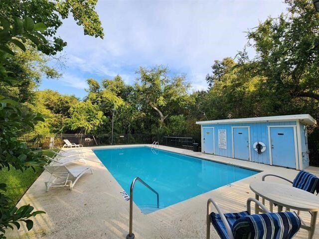 Building Photo - 613 Bowers Ct