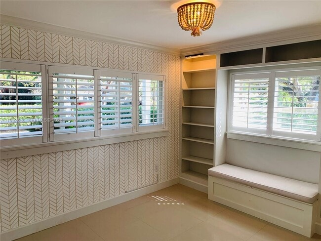 Building Photo - 4218 Braganza Ave