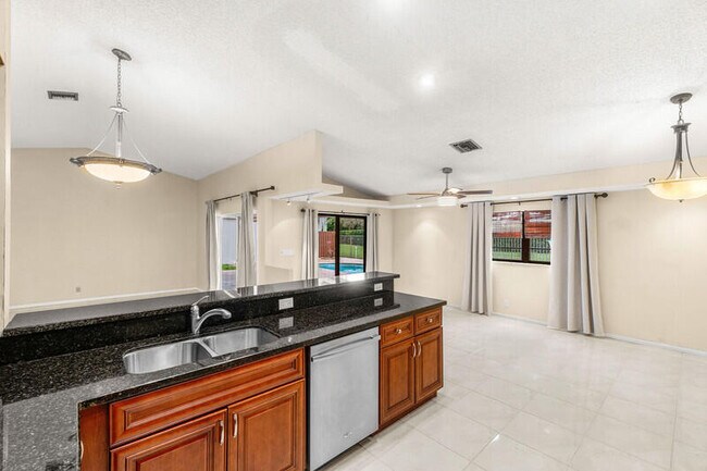 Building Photo - 21011 Windemere Ln