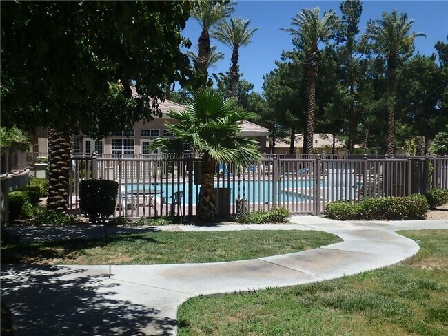 Building Photo - 3627 Water Song Dr