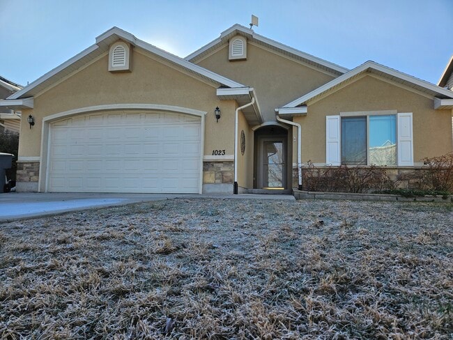 Building Photo - 1023 W Boston Ct