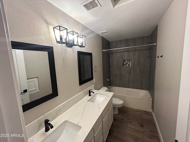 Building Photo - 1611 W Musket Way