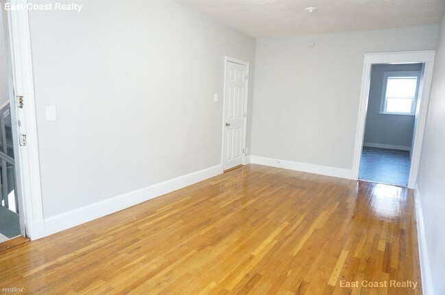 Building Photo - 25 Lourdes Ave