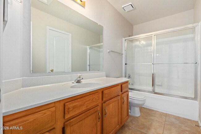 Building Photo - 5682 W Ross Dr