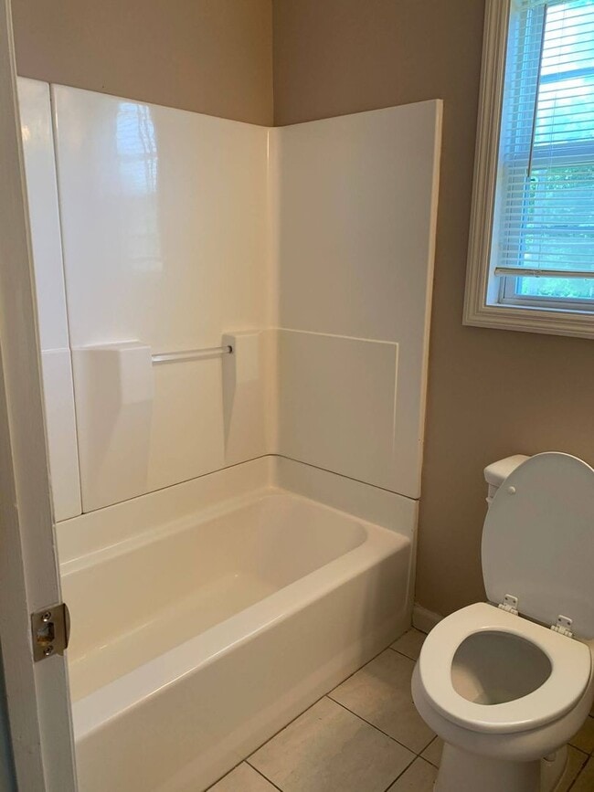 Building Photo - Charming 3BR/2.5BA Two-Story Home with Fenced Backyard
