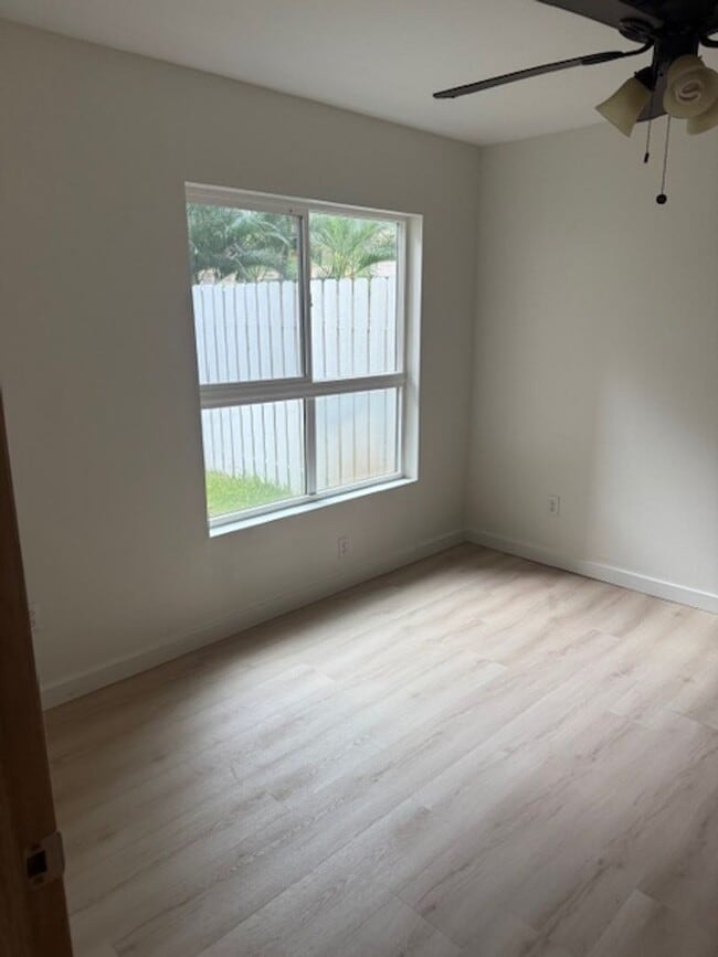 Building Photo - Ground floor Kahului Ikena unit