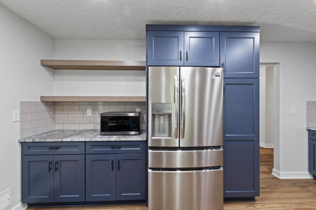 Building Photo - 1533 S 76th St