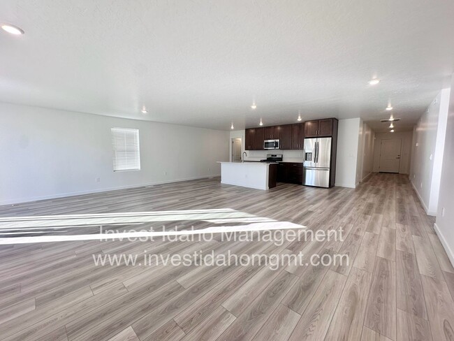 Building Photo - Rent special! Brand new 3 bedroom home ava...