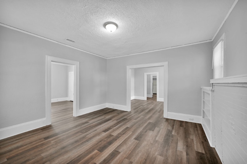 Building Photo - 326 Basswood St