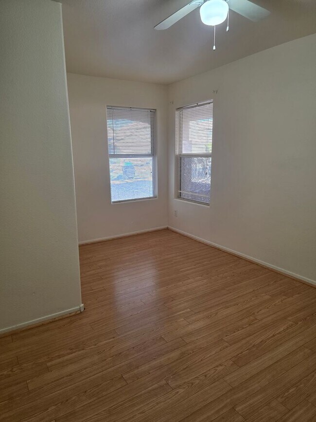 Building Photo - Beautiful 3BR 2BA Home w/ Private Pool • Pool + Covered Patio • Attached Garage in Phoenix