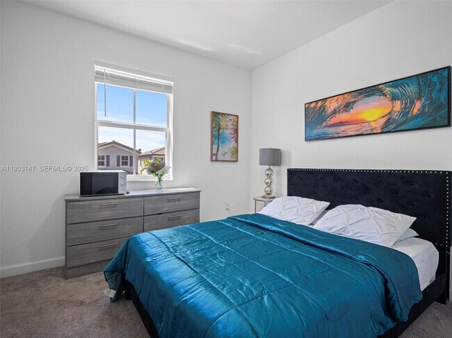 Building Photo - 1411 SE 26th Rd