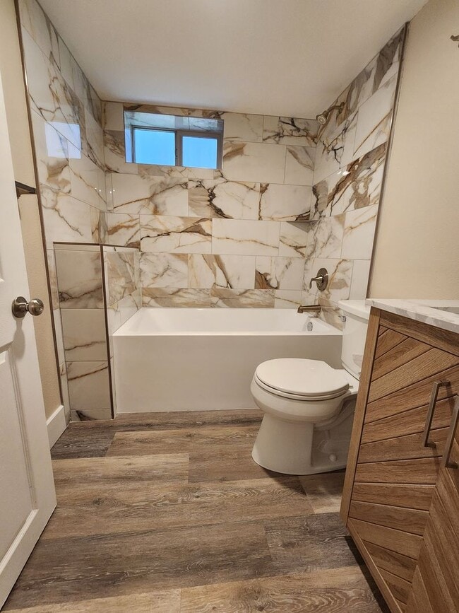 Building Photo - Completely remodeled 5 bed 2 bath home