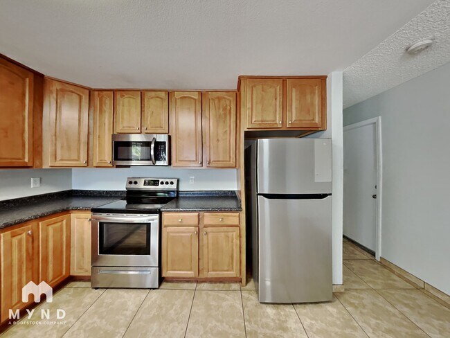 Building Photo - 320 Palo Verde Dr