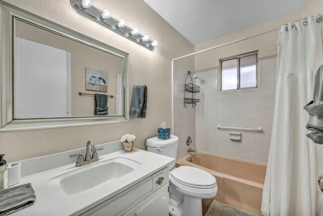 Building Photo - 1490 Foster Dr
