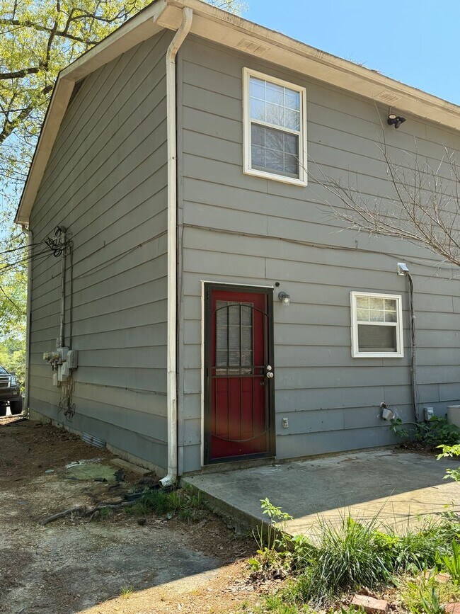 Building Photo - 413 Booth Rd