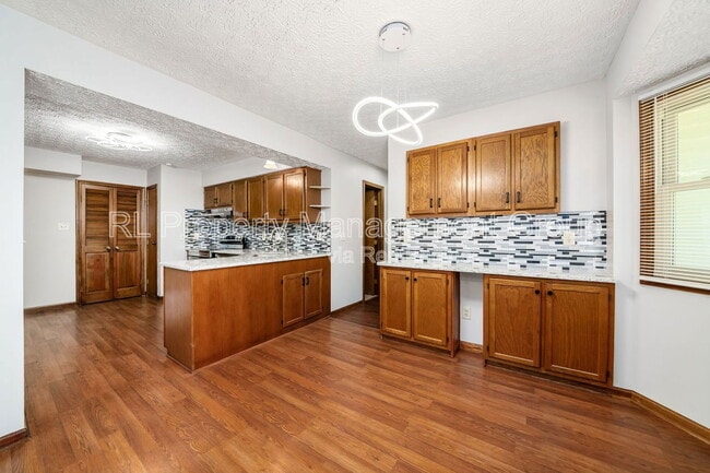 Building Photo - 356 Northview Dr