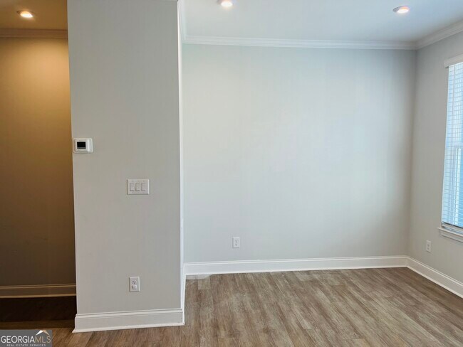 Building Photo - 2638 Creekside Dr NW