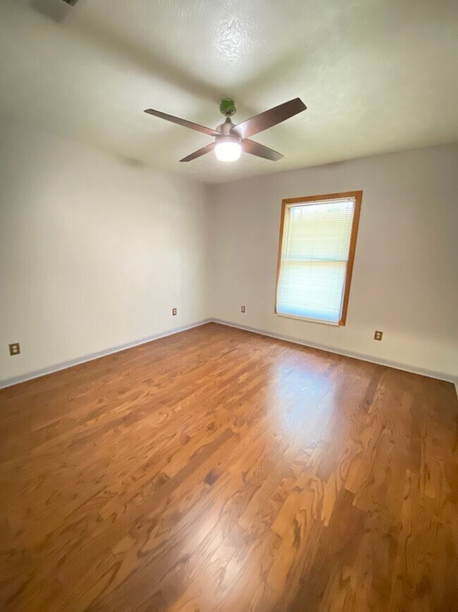 Building Photo - Beautiful Home Available Now!